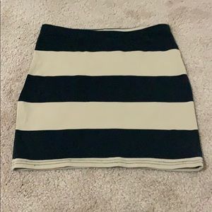 H&M Black and Tan skirt